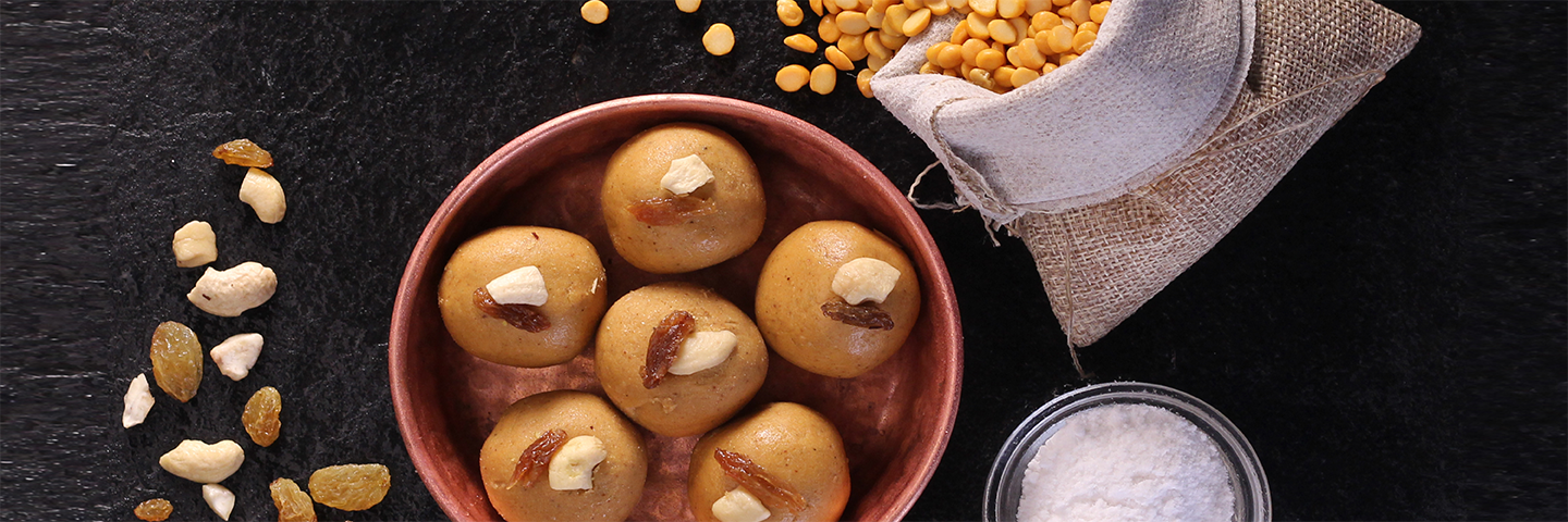 Navratri Recipe: Besan ke Ladoo